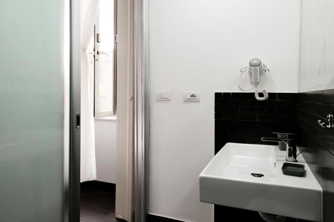 Hotel Dm69 - Termini Monti Crossroads Rzym Zewnętrze zdjęcie