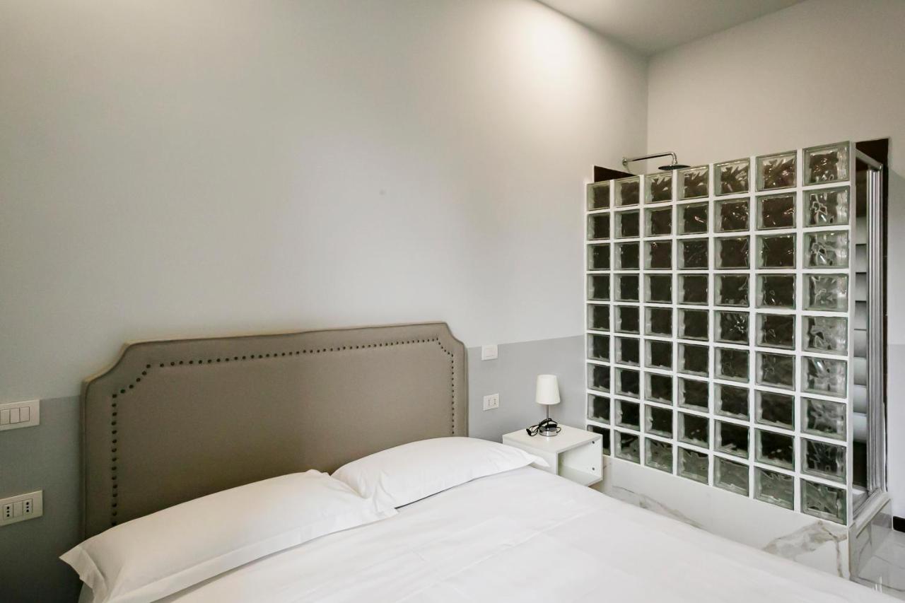Hotel Dm69 - Termini Monti Crossroads Rzym Zewnętrze zdjęcie