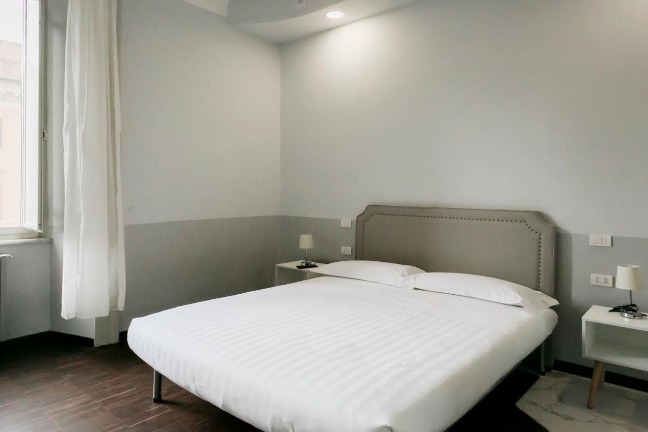 Hotel Dm69 - Termini Monti Crossroads Rzym Zewnętrze zdjęcie
