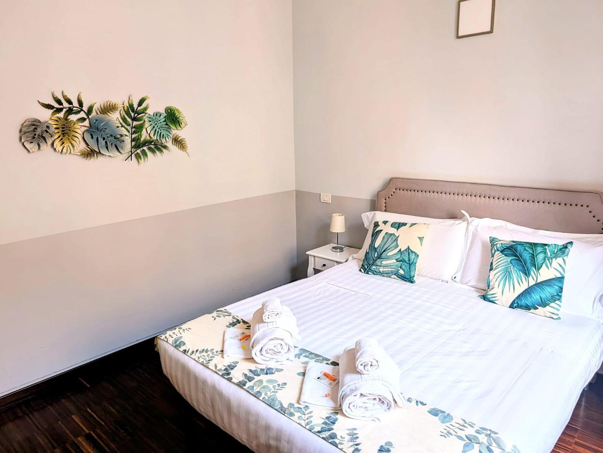 Hotel Dm69 - Termini Monti Crossroads Rzym Zewnętrze zdjęcie